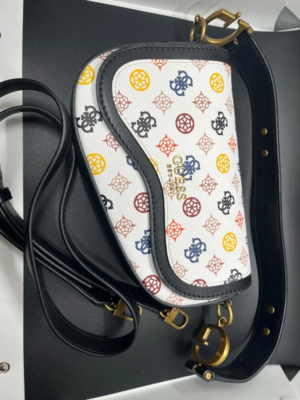 Vintage GUESS Purse - Picture 2 of 2